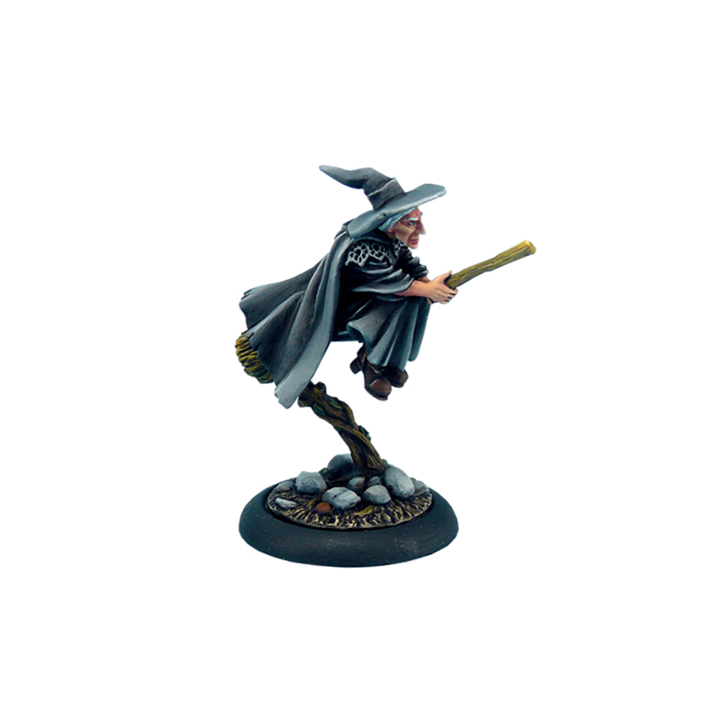 Micro Art Studio - Miniatures - Discworld Esme on broom (1)