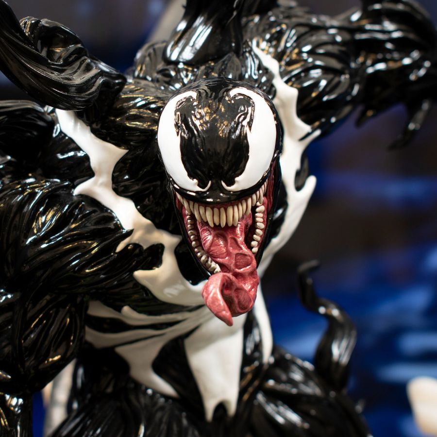 Spider-Man - Venom Deluxe Gallery PVC Statue