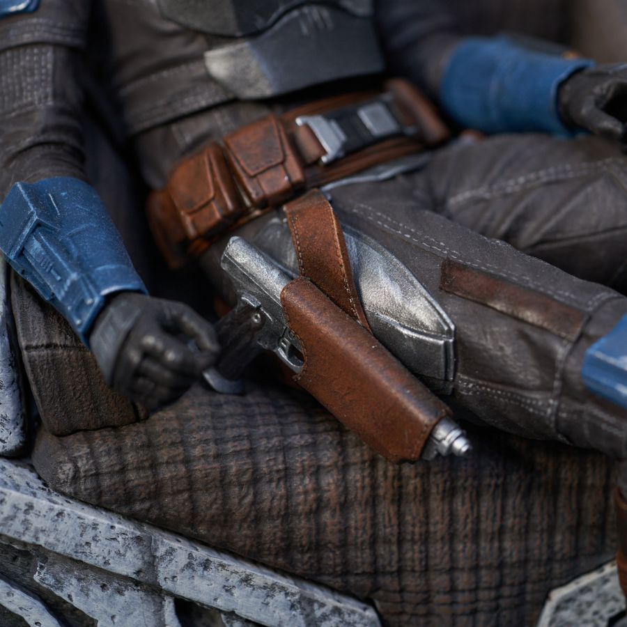 Star Wars: Mandalorian - Bo-Katan on Throne Statue