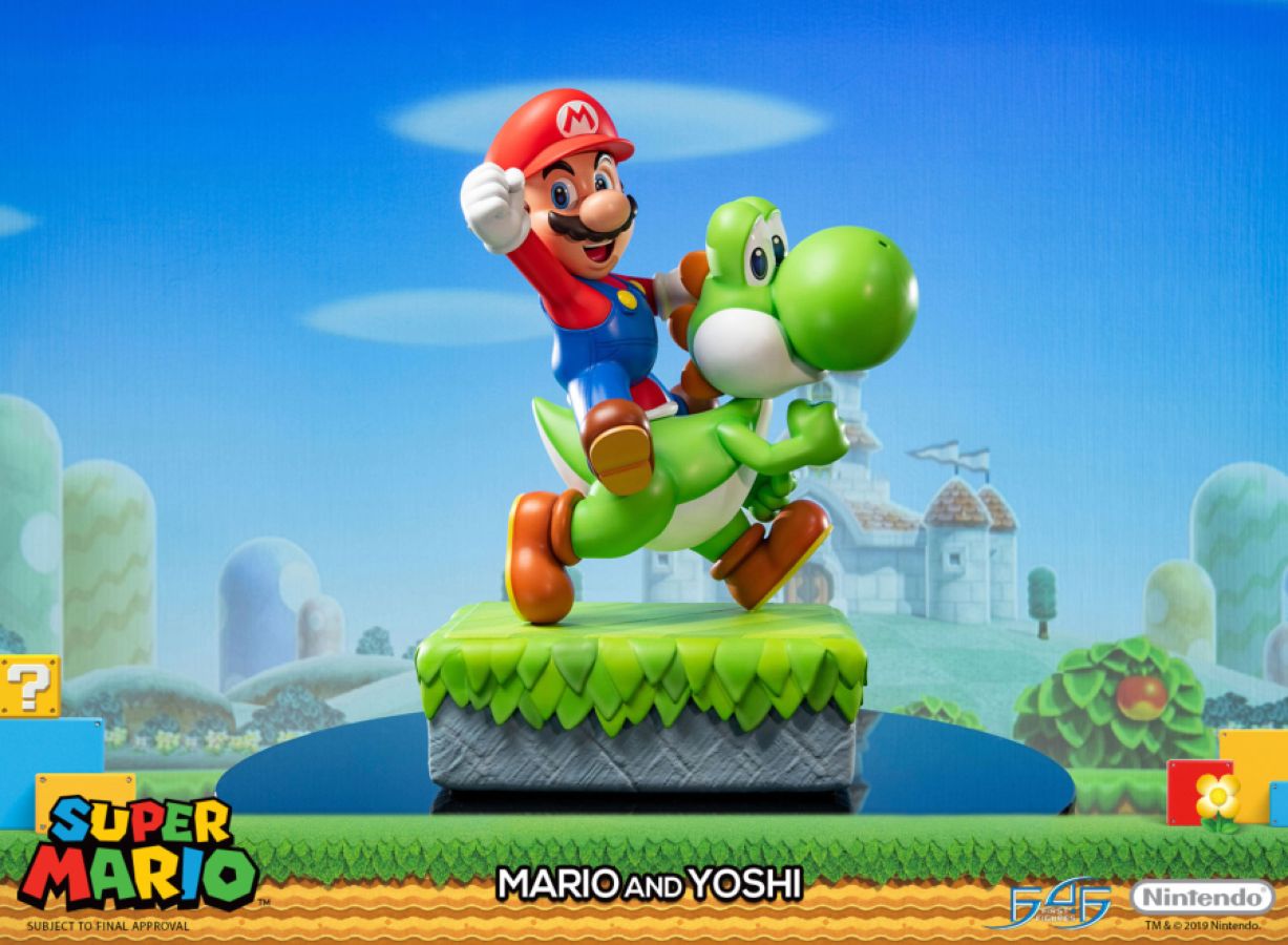 Super Mario - Mario & Yoshi Statue