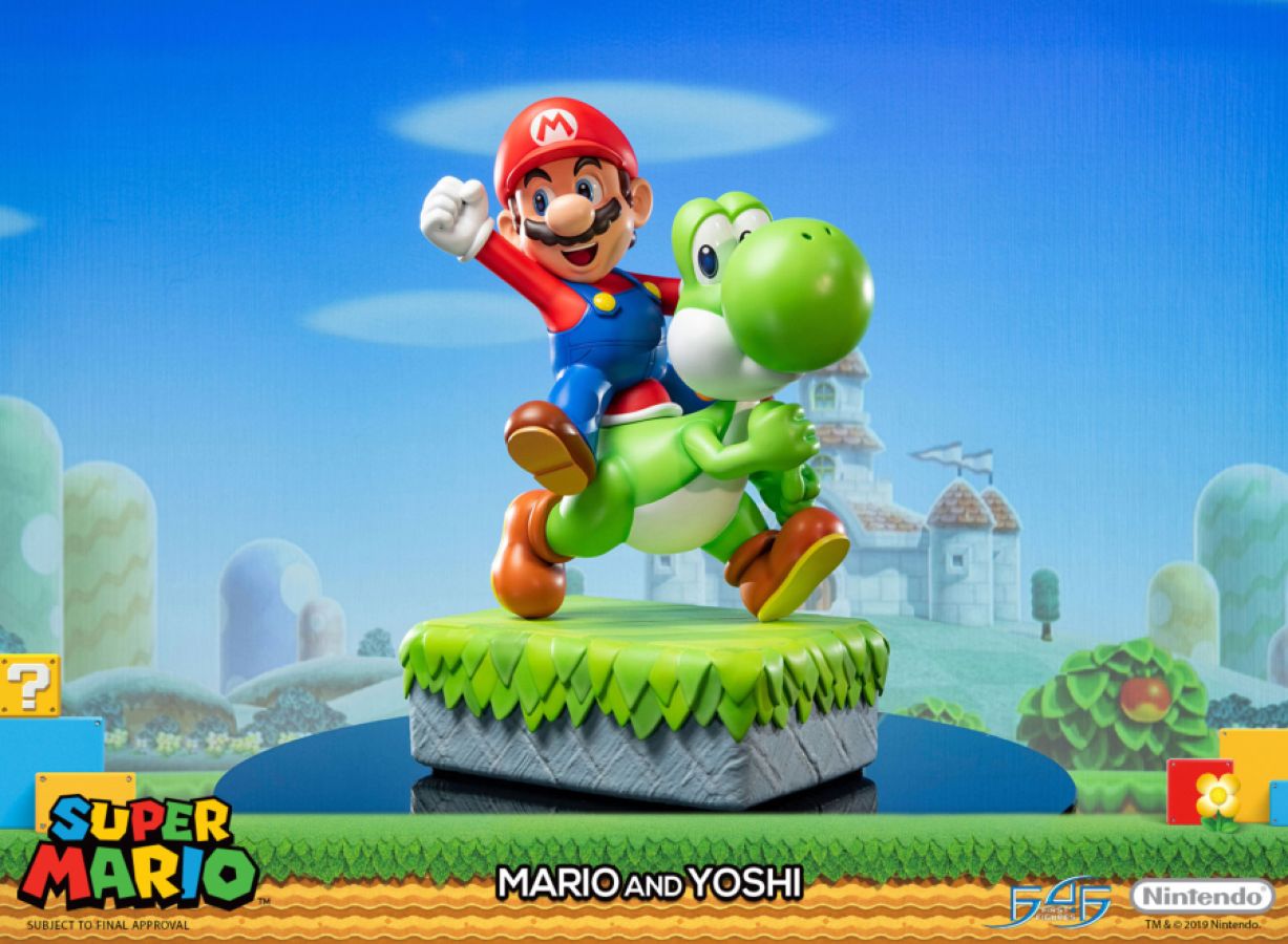 Super Mario - Mario & Yoshi Statue