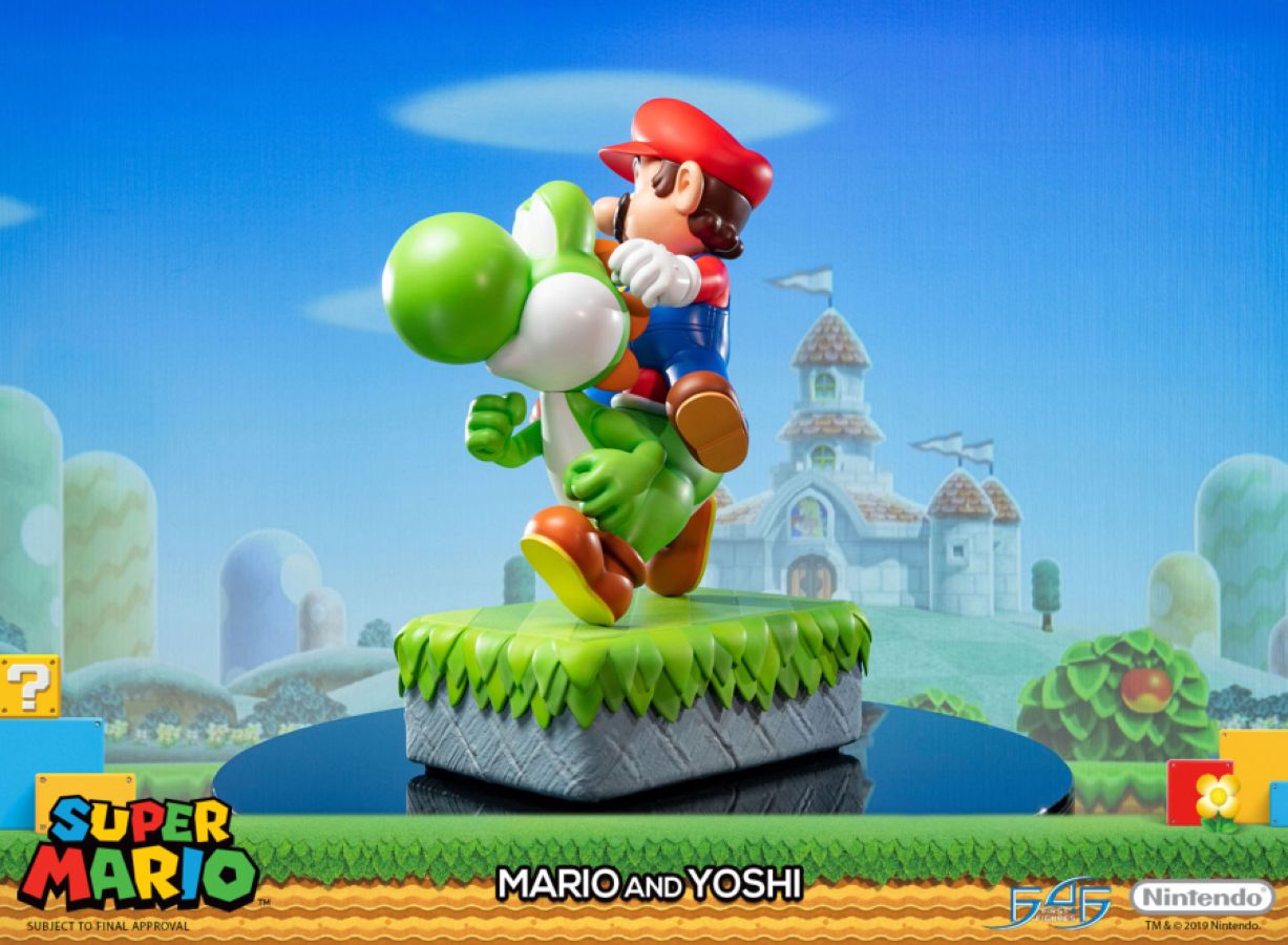 Super Mario - Mario & Yoshi Statue