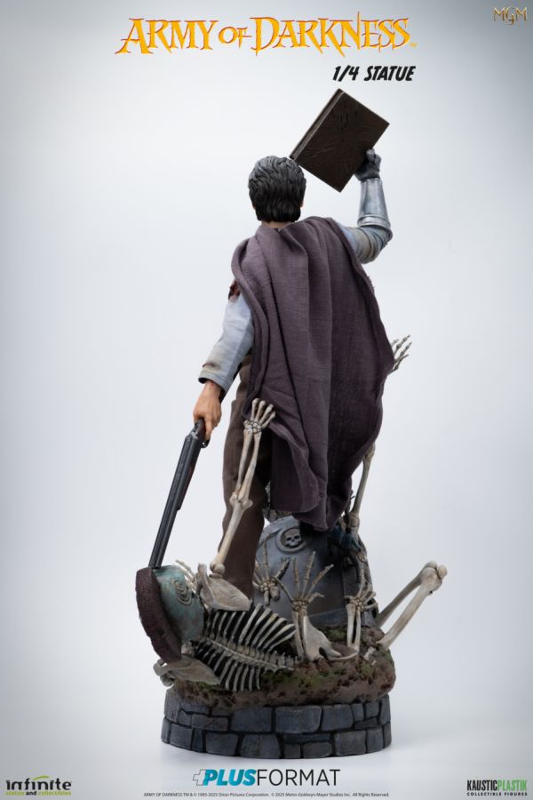 Army of Darkness - Ash Williams 1:4 Scale Statue