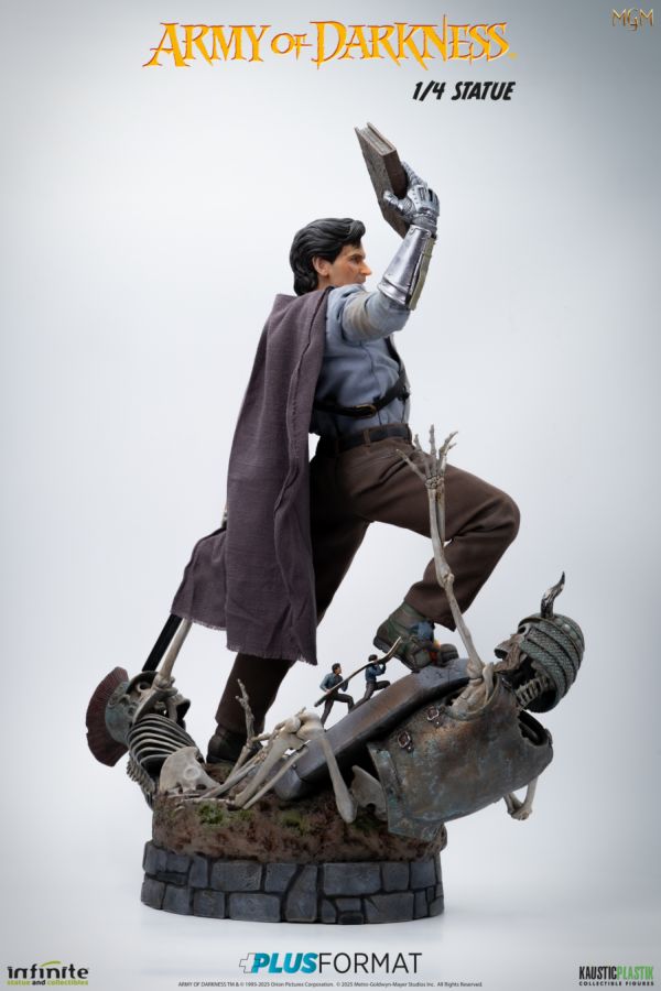 Army of Darkness - Ash Williams 1:4 Scale Statue