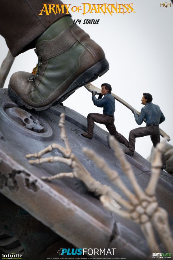 Army of Darkness - Ash Williams 1:4 Scale Statue