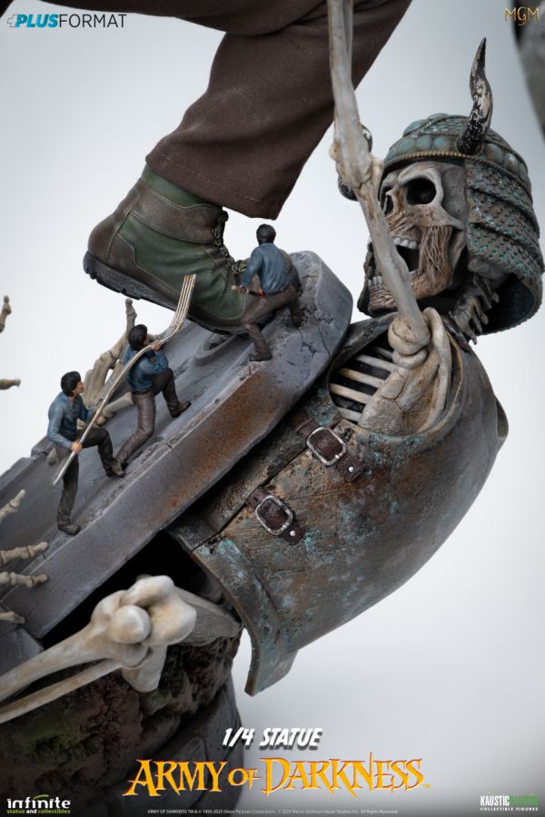 Army of Darkness - Ash Williams 1:4 Scale Statue