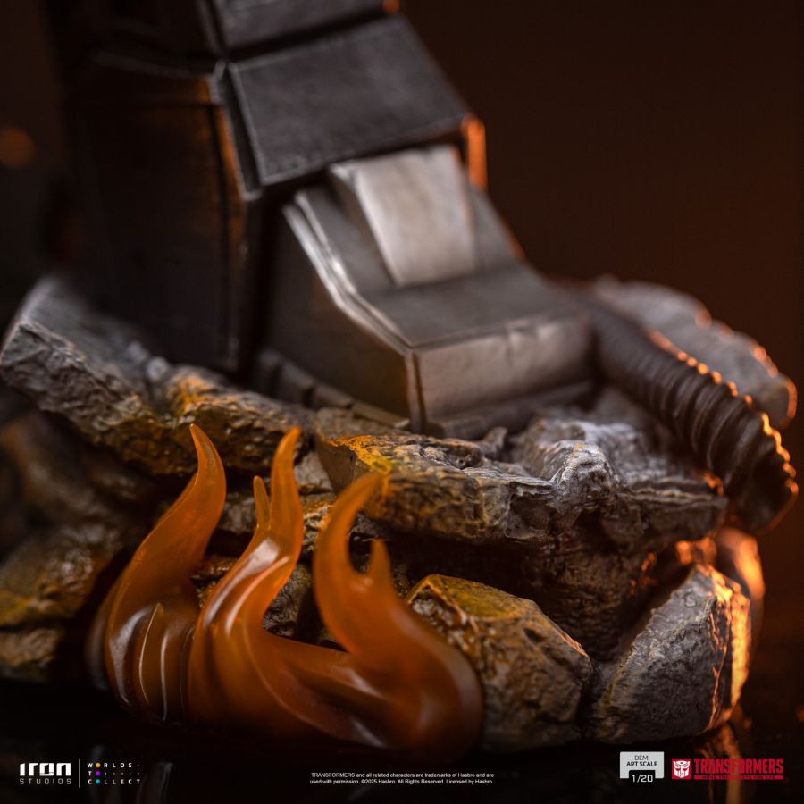 Transformers - Megatron Demi Art 1:20 Scale Statue