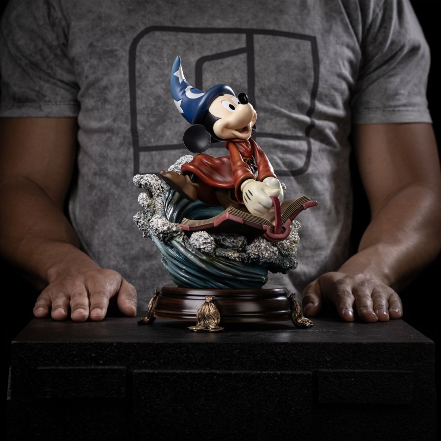 Disney - Sorcerer Mickey Deluxe 1:10 Scale Statue