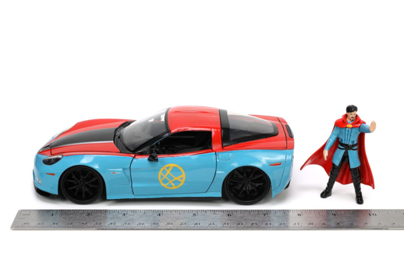 Avengers (comics) - Doctor Strange & 2006 Chevrolet Corvette Z06 1:24 Scale