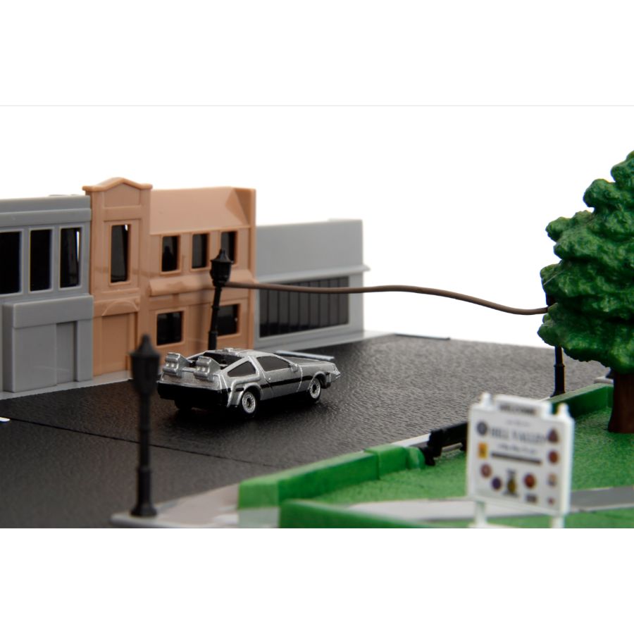 Back to the Future - 1.65" Nano Scene Hill Valley Courthouse Diecast Set
