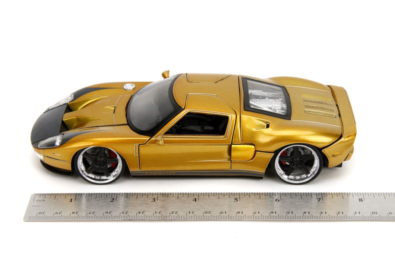 Pink Slips - 2005 Ford GT 1:24 Scale Diecast Vehicle