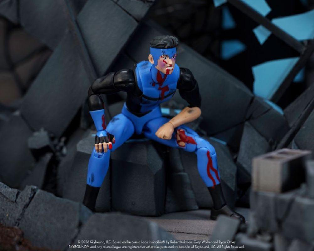 Invincible (TV) - Invincible (Bloody) SDCC Exclusive 1:12 Action Figure