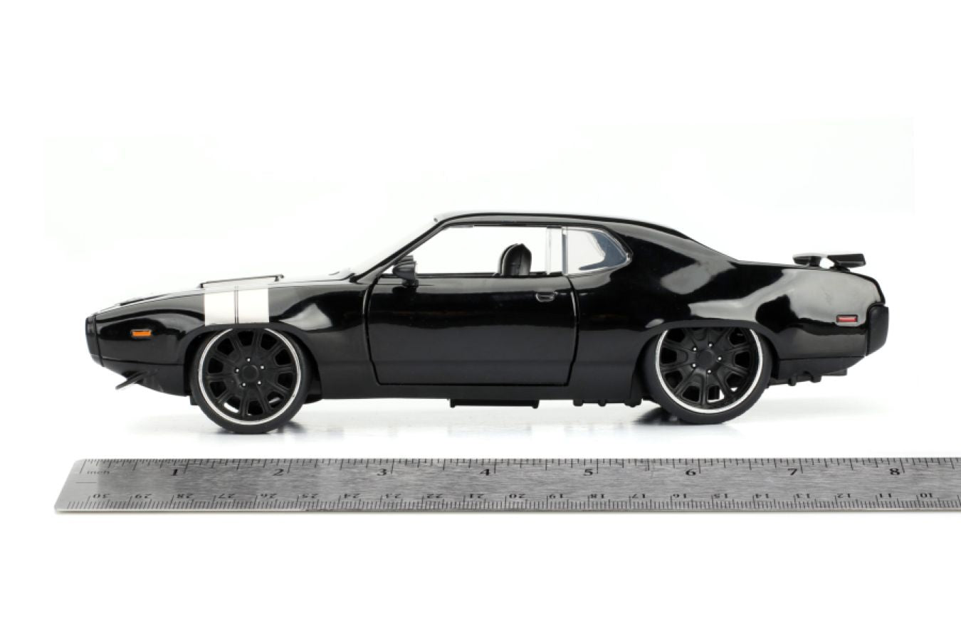Fast and Furious 8 - Dom's '72 Plymouth GTX 1:24 Scale Hollywood Ride