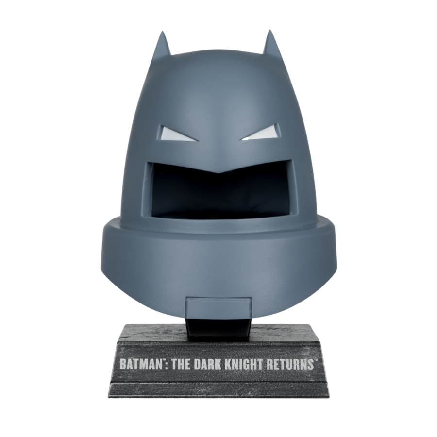DC Comics - Armoured Batman (Dark Knight Returns) 1:3 Scale Cowl Replica