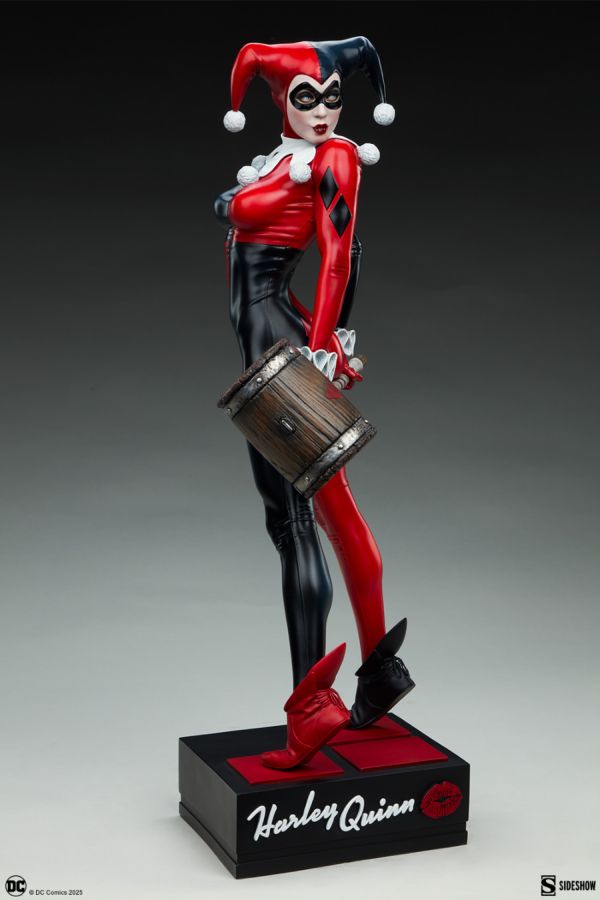 DC Comics - Harley Quinn Premium Format Statue