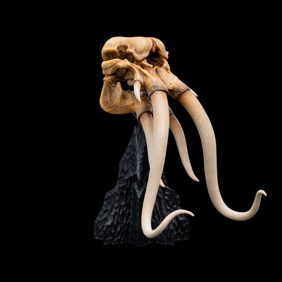The Lord of the Rings - Skull of A Mumak SDCC 2025 Miniature Statue
