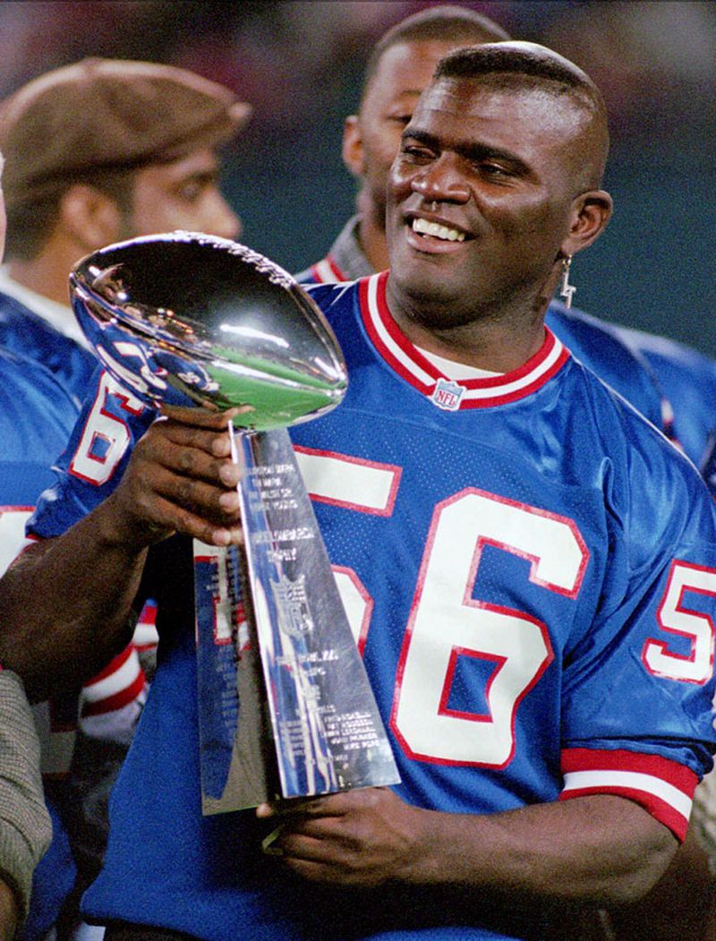 Sports NFL Legends - Lawrence Taylor #79 Signed Pop! Vinyl