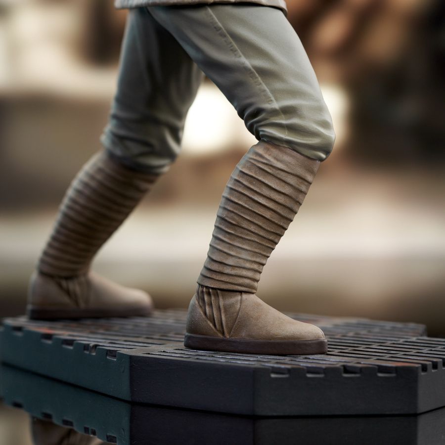 Star Wars - Luke Skywalker Training Statue