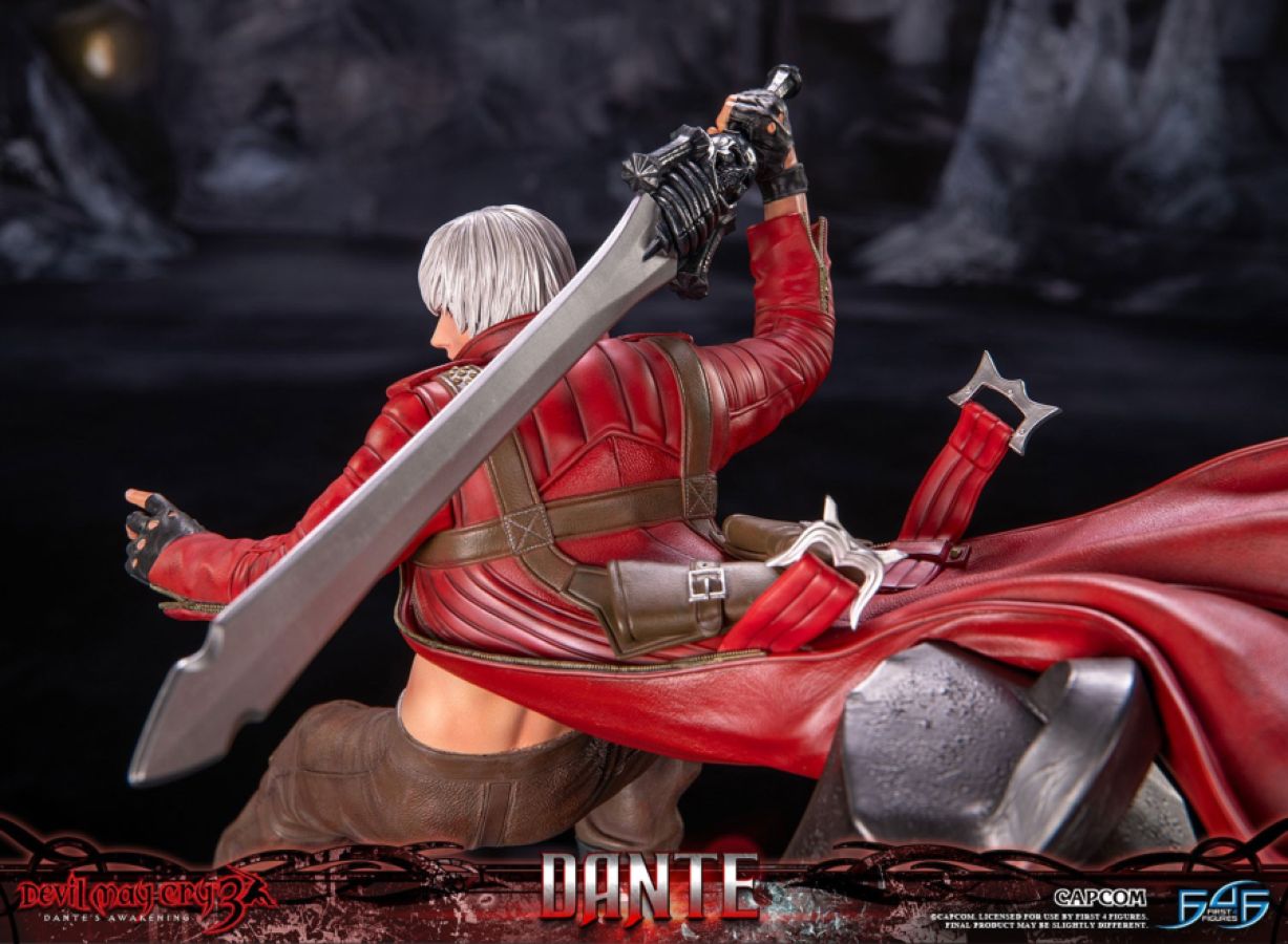 Devil May Cry 3 - Dante Statue
