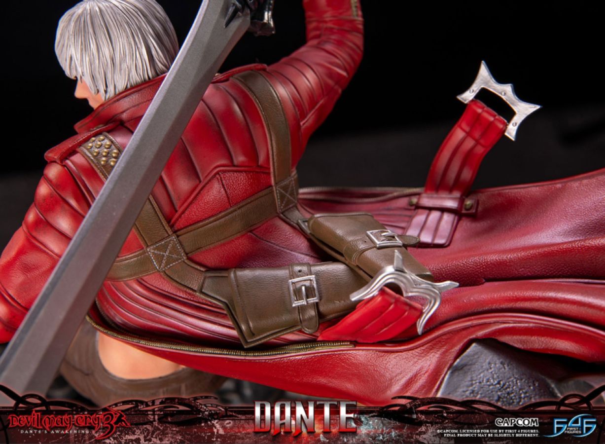 Devil May Cry 3 - Dante Statue