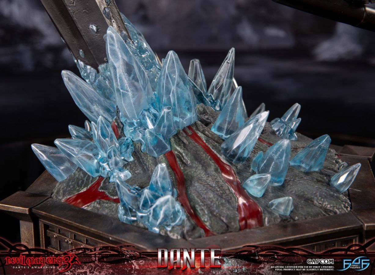 Devil May Cry 3 - Dante Statue