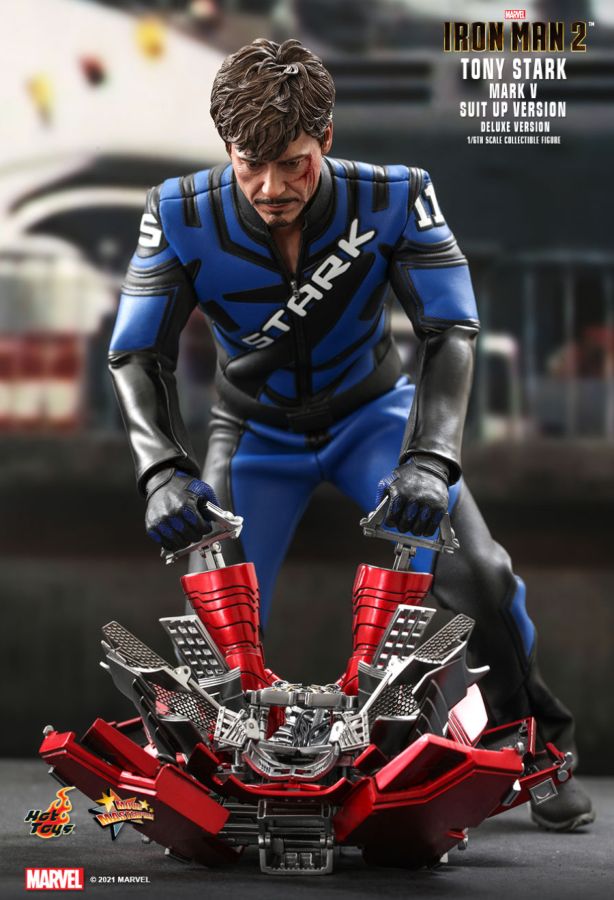 Iron Man 2 - Tony Stark Mark V Suit Up Deluxe 1:6 Scale 12" Action Figure