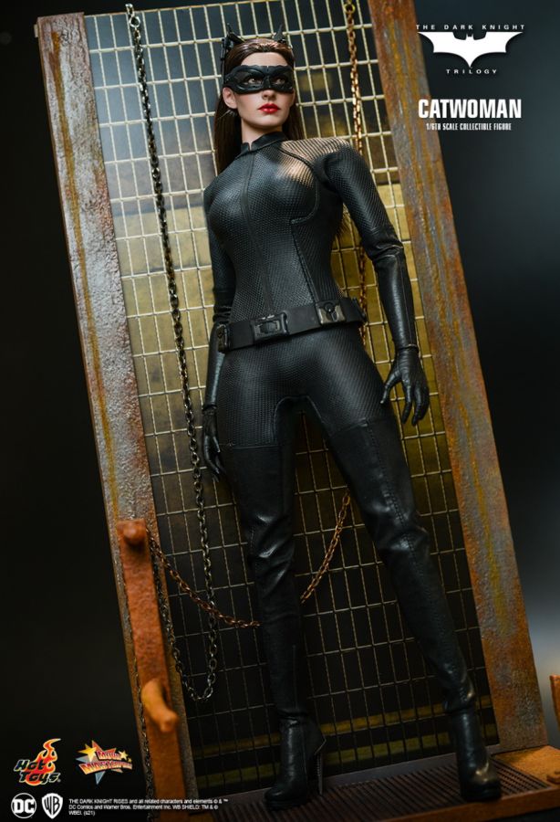 Batman: The Dark Knight Trilogy - Catwoman 1:6 Scale 12" Action Figure