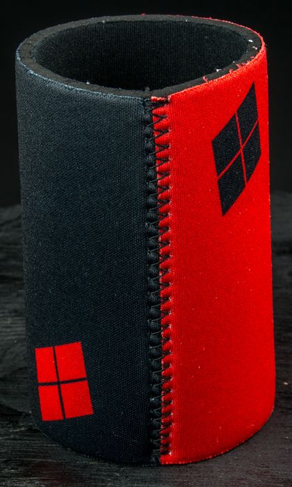 Batman: Arkham Knight - Harley Quinn Neoprene Can Cooler - Ozzie Collectables
