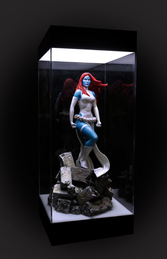 Light-Up Acrylic Display Case 204 x 204 x 400mm - Ozzie Collectables