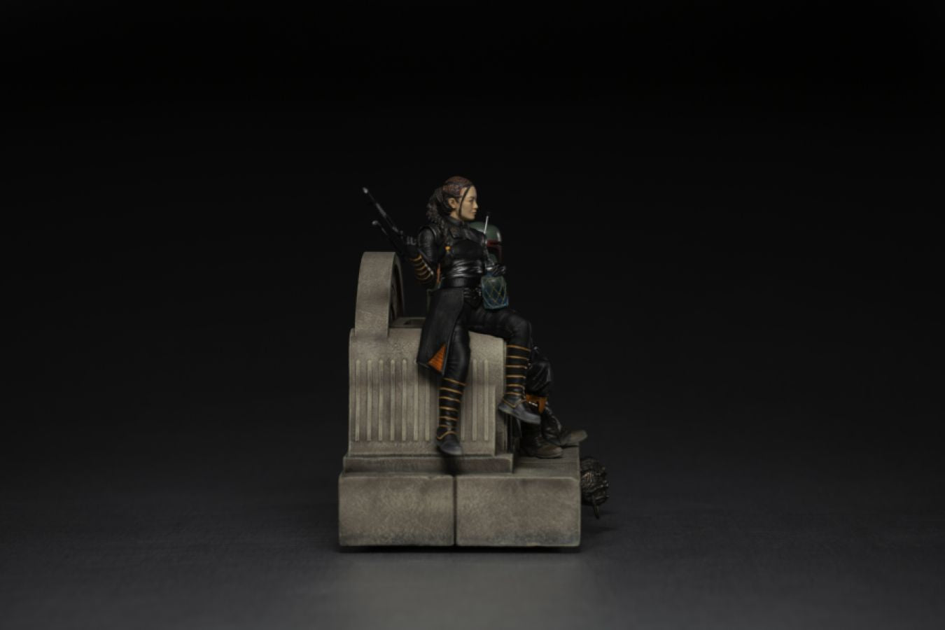 Star Wars: The Mandalorian - Boba Fett & Fennec Shand on Throne Deluxe 1:10 Scale Statue