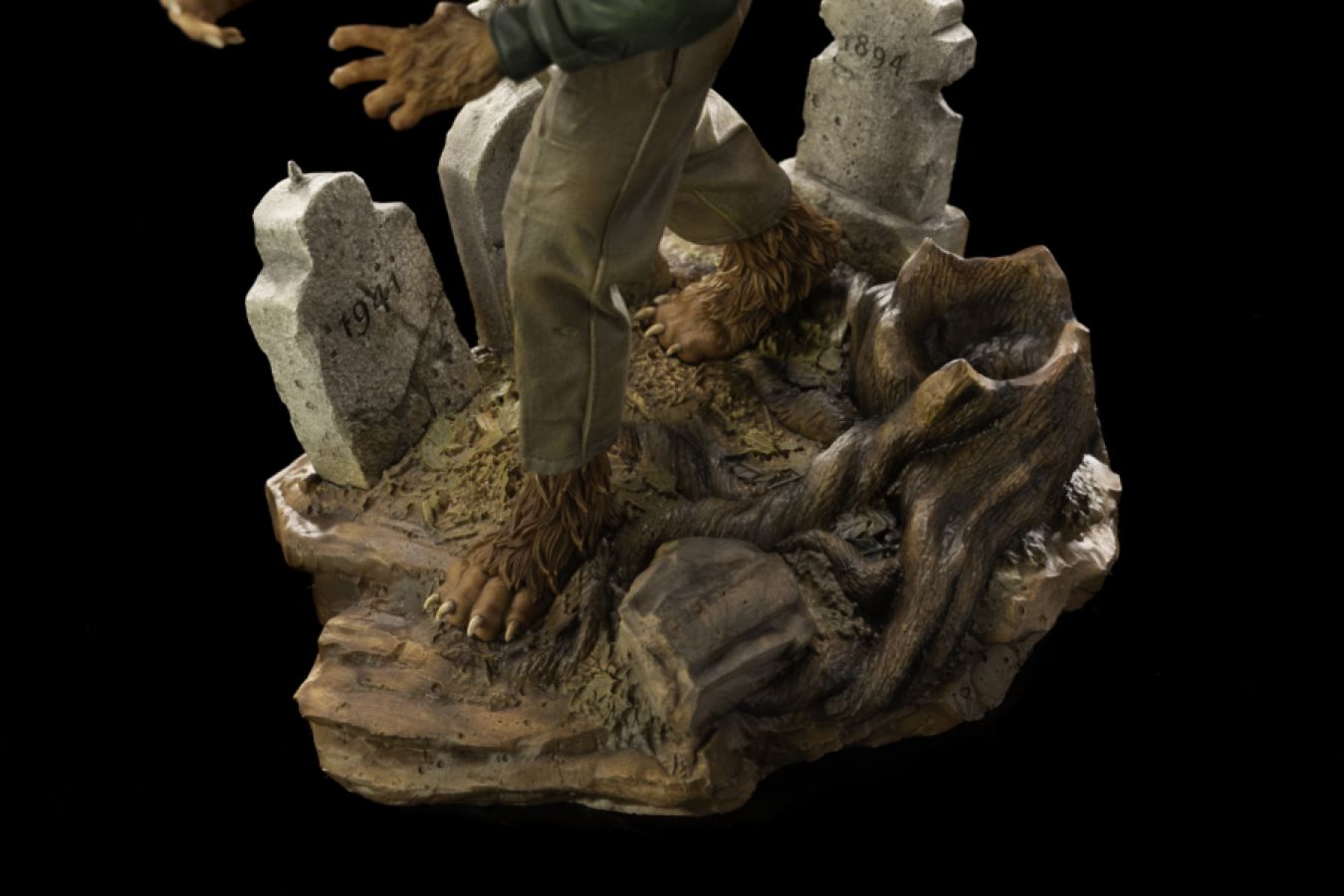 Universal Monsters - Wolf Man Deluxe 1:10 Scale Statue
