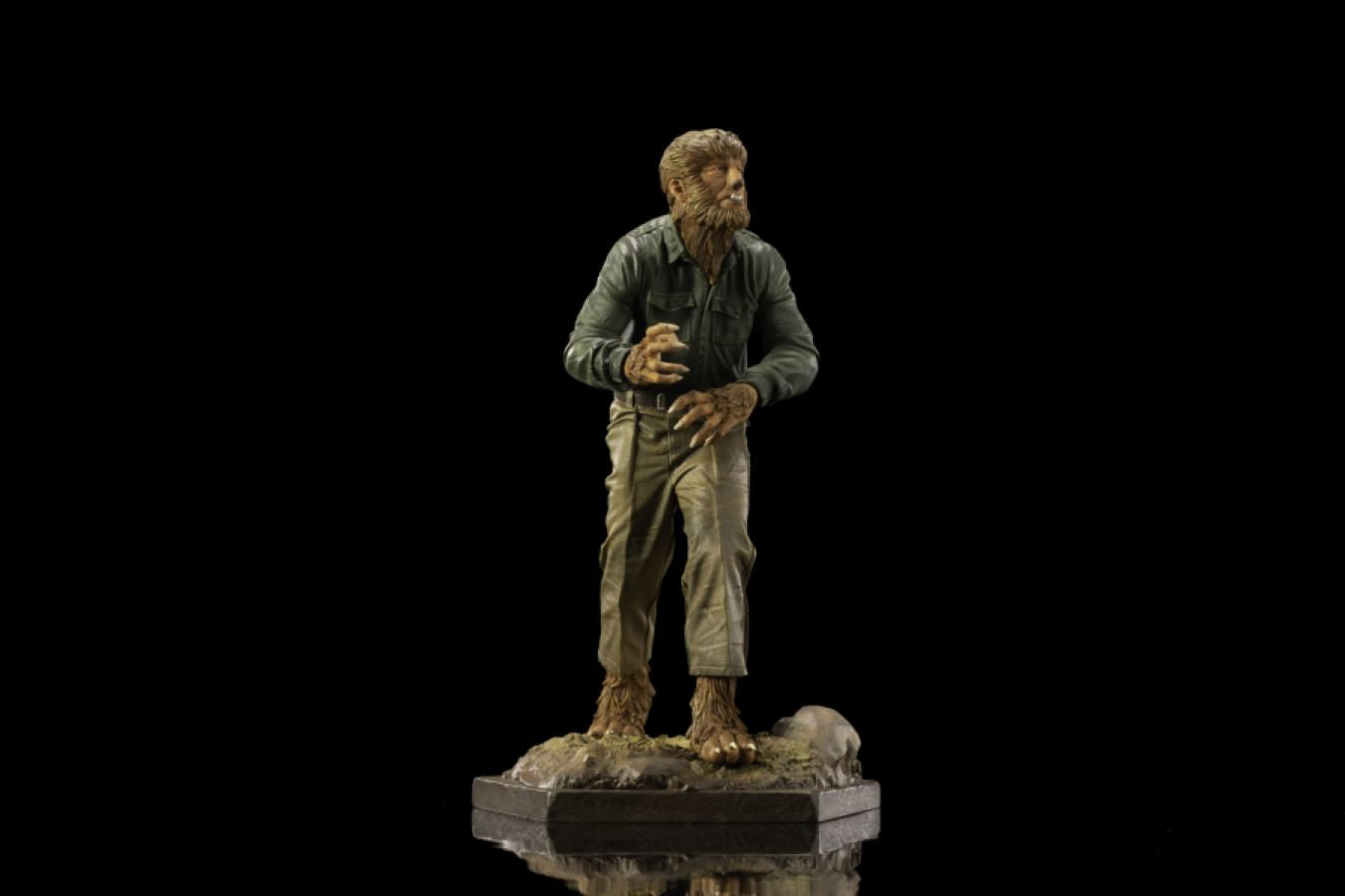 Universal Monsters - Wolf Man 1:10 Scale Statue