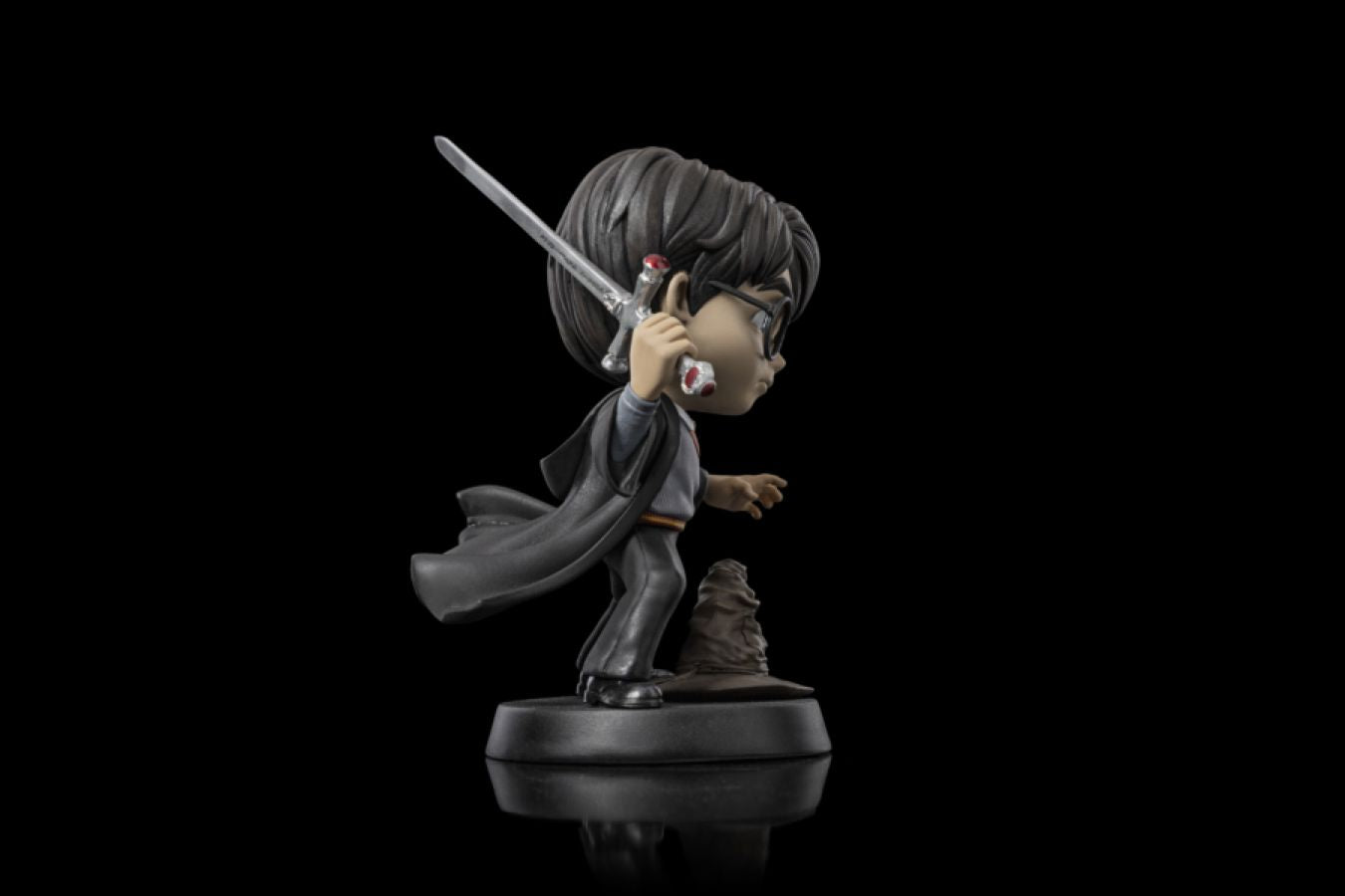 Harry Potter - Harry Potter with Sword of Gryffindor Minico Vinyl Figure
