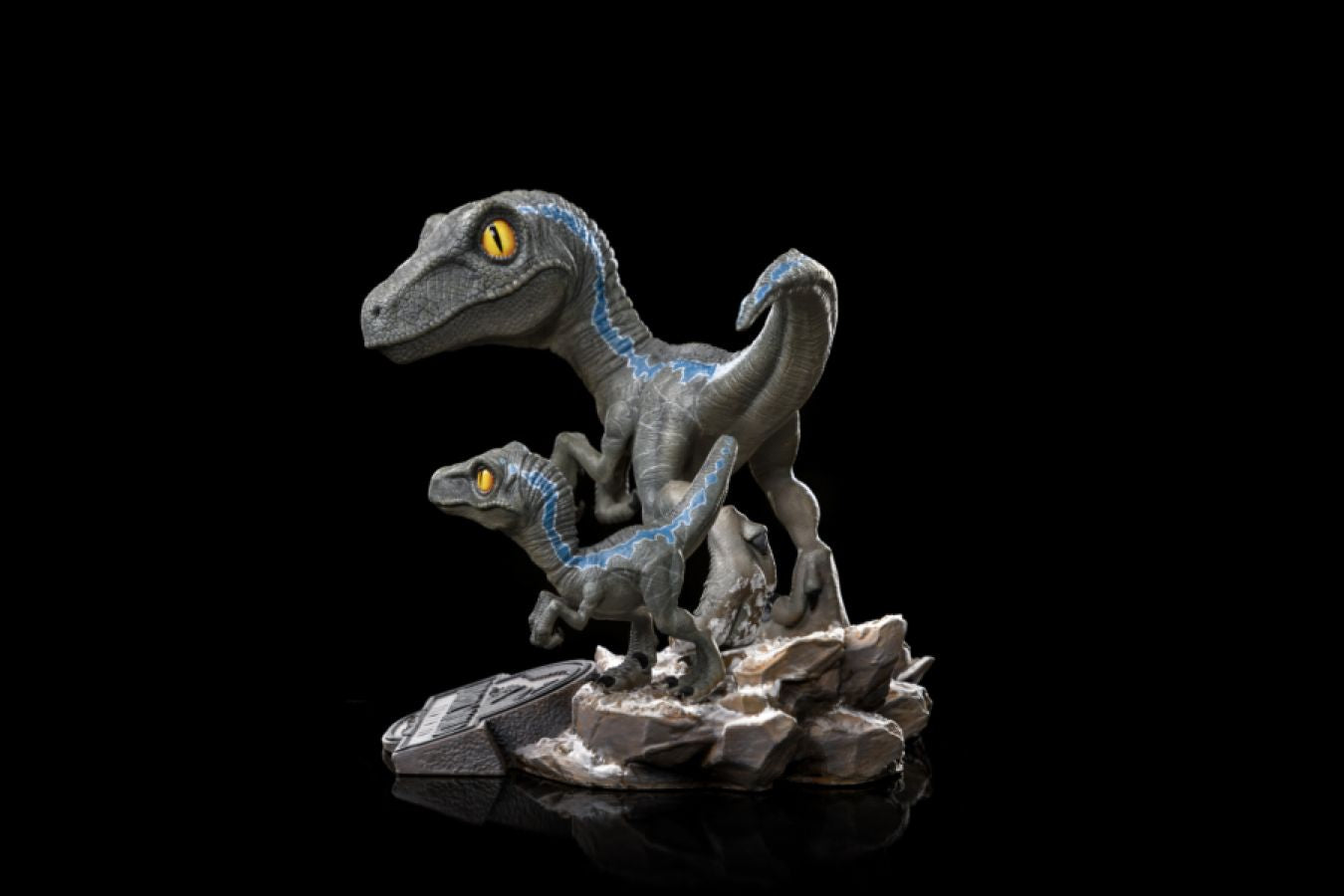 Jurassic World 3: Dominion - Blue & Beta Minico Vinyl Figure