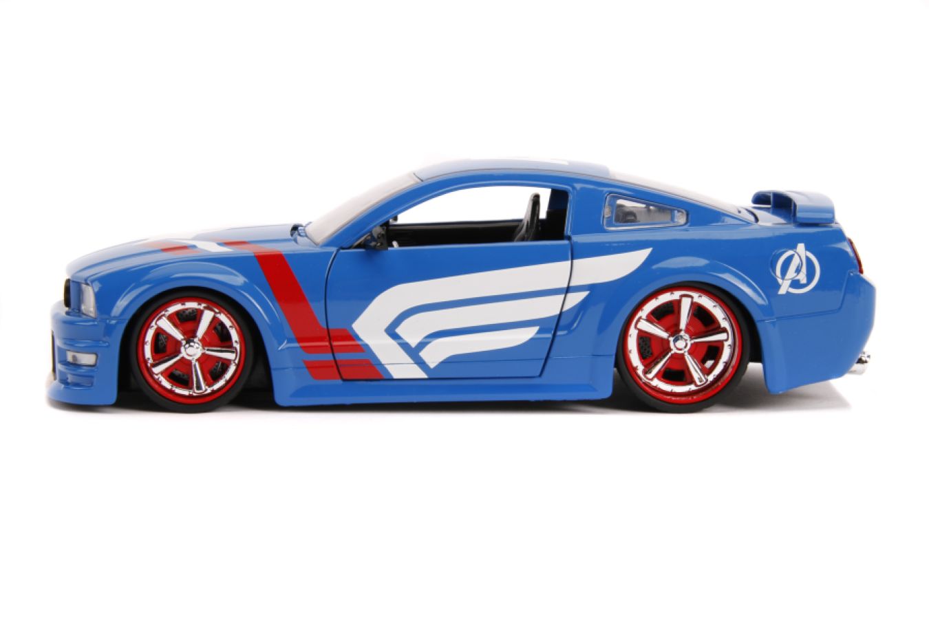 Captain America - 2006 Ford Mustang GT 1:24 Scale Hollywood Ride - Ozzie Collectables