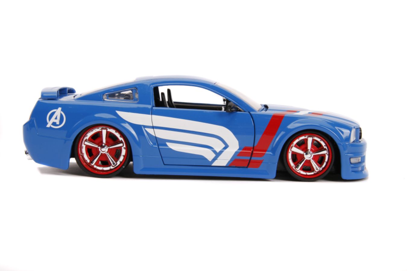 Captain America - 2006 Ford Mustang GT 1:24 Scale Hollywood Ride - Ozzie Collectables
