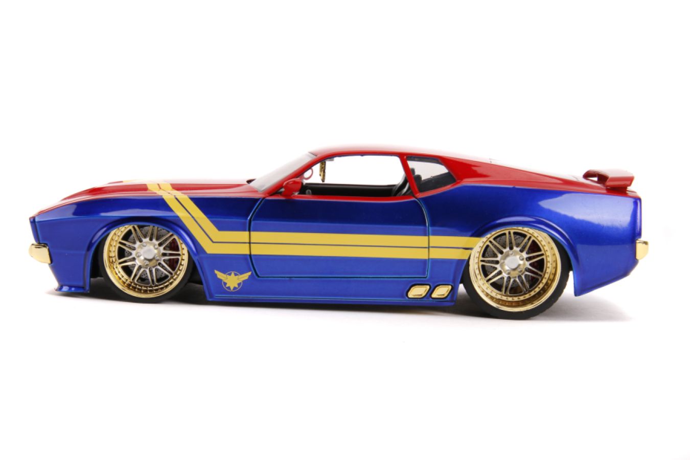 Captain Marvel - 1973 Ford Mustang Mach 1 1:24 Scale Hollywood Ride - Ozzie Collectables