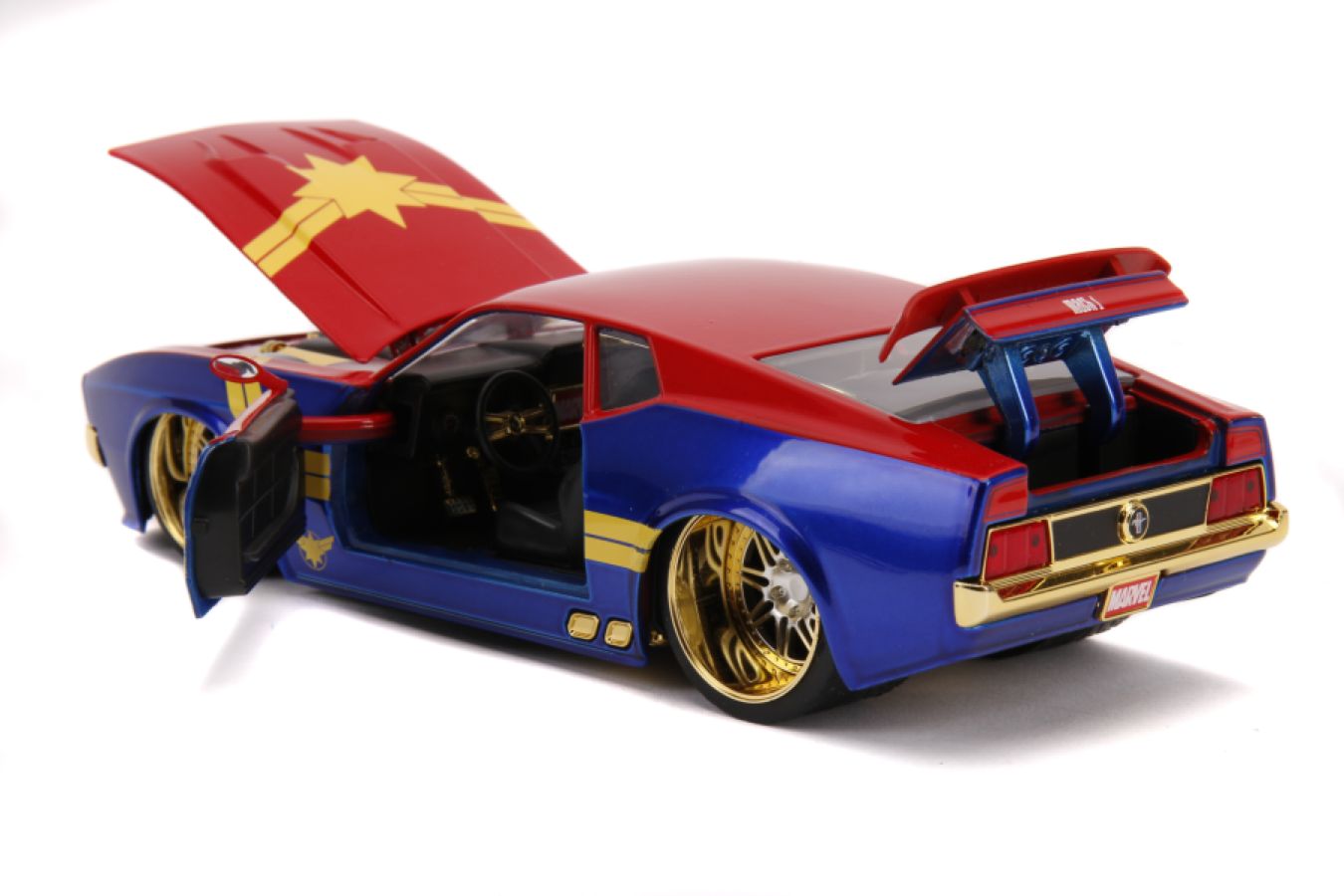 Captain Marvel - 1973 Ford Mustang Mach 1 1:24 Scale Hollywood Ride - Ozzie Collectables