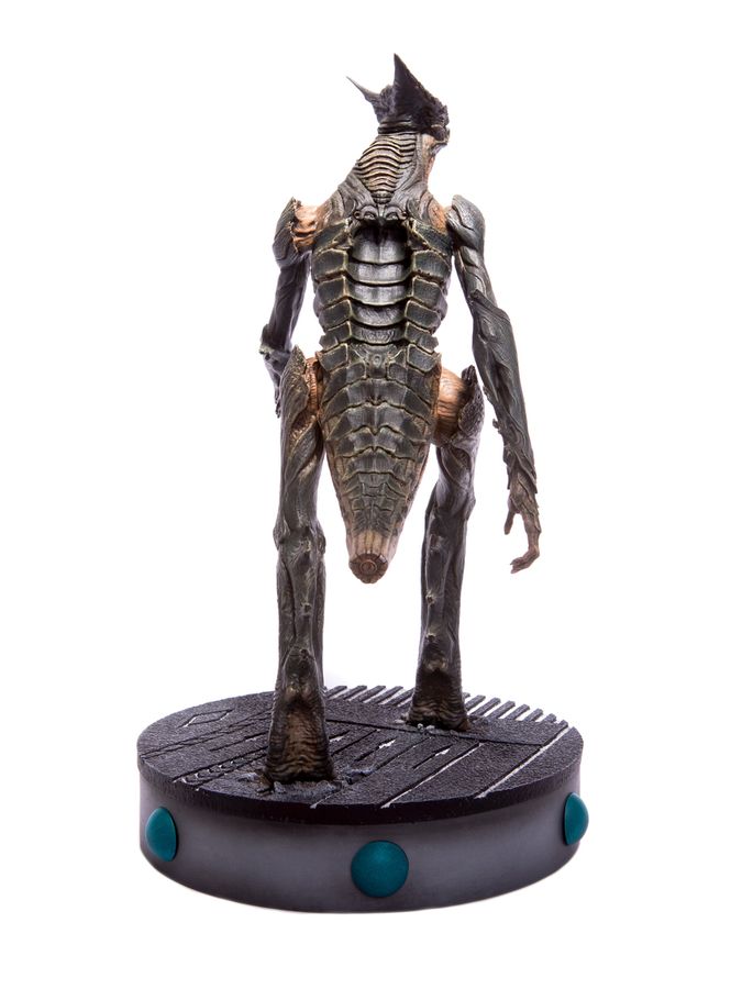 Colossal - Giant Monster Maquette - Ozzie Collectables