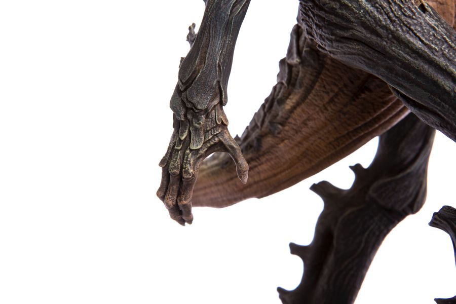 Colossal - Giant Monster Maquette - Ozzie Collectables