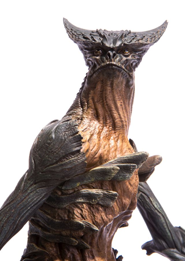 Colossal - Giant Monster Maquette - Ozzie Collectables