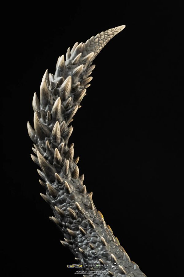Monster Hunter World - Nergigante Statue