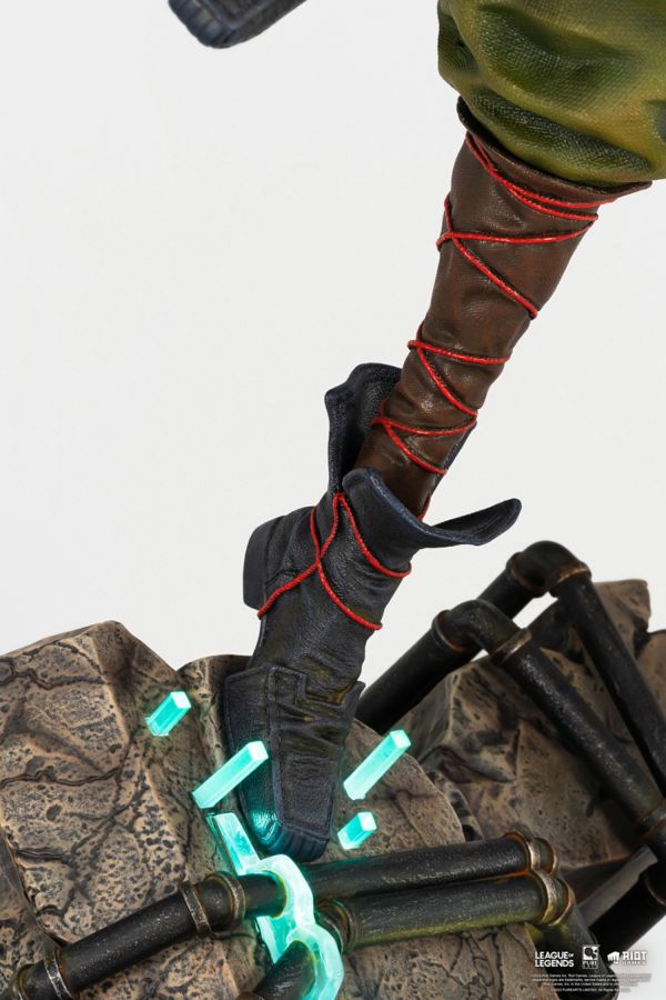 League of Legends - Ekko 1:4 Scale Statue