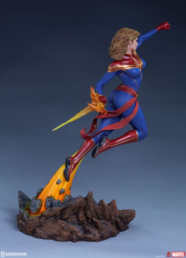 Captain Marvel - Captain Marvel Statue - Ozzie Collectables