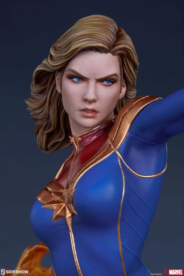 Captain Marvel - Captain Marvel Statue - Ozzie Collectables