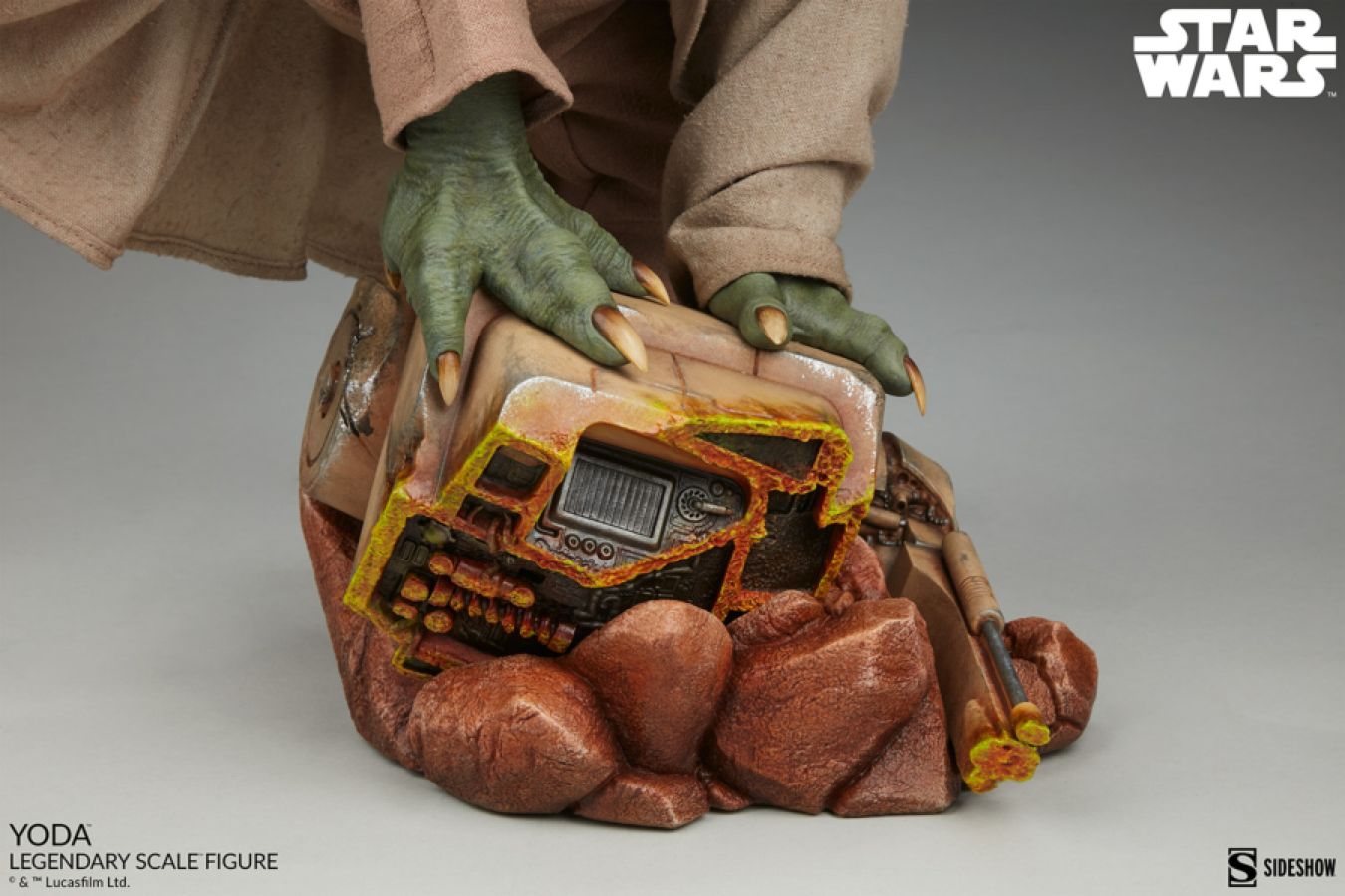 Star Wars - Yoda 1:2 Scale Legendary Statue