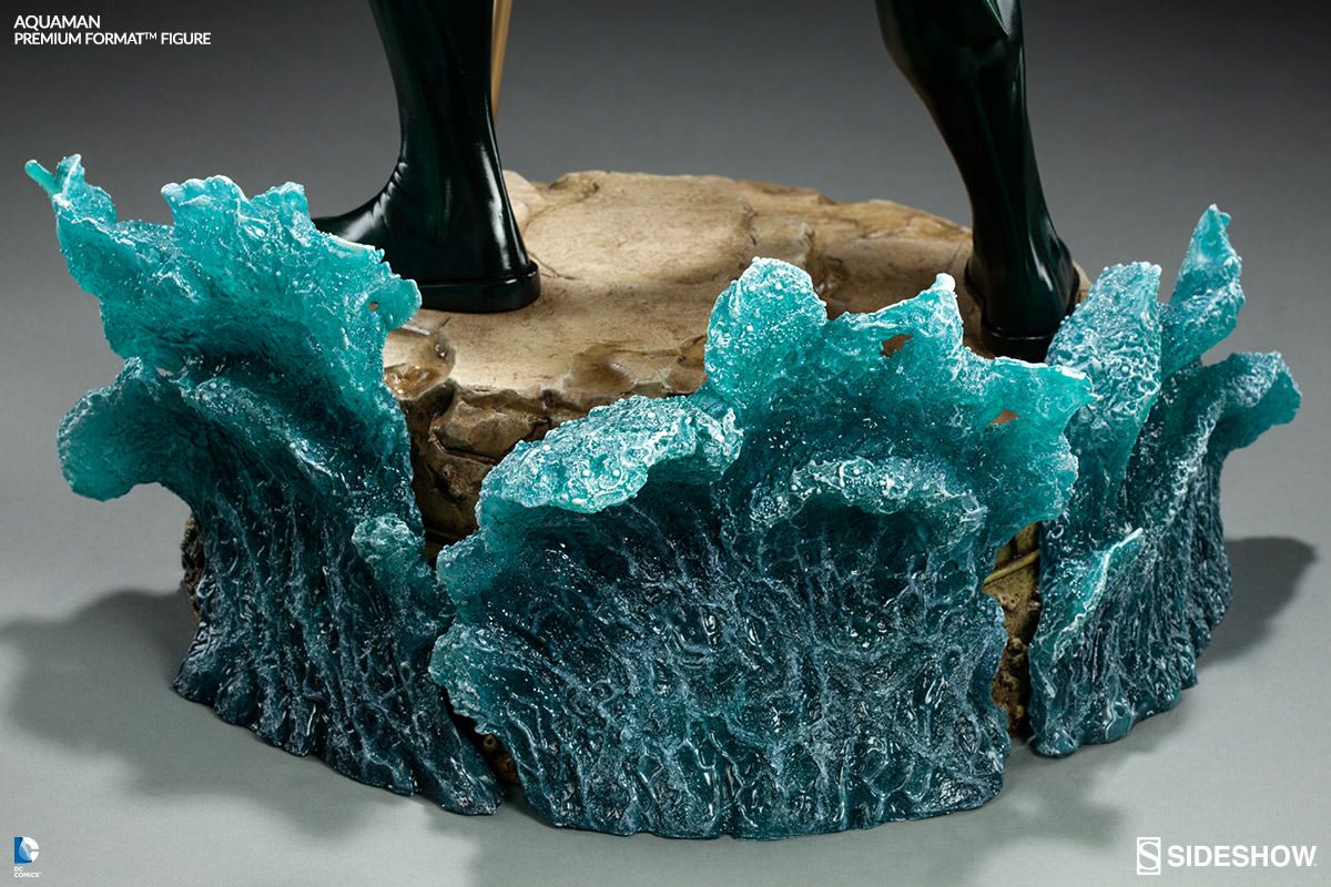 DC Comics - Aquaman Premium Format 1:4 Scale Statue