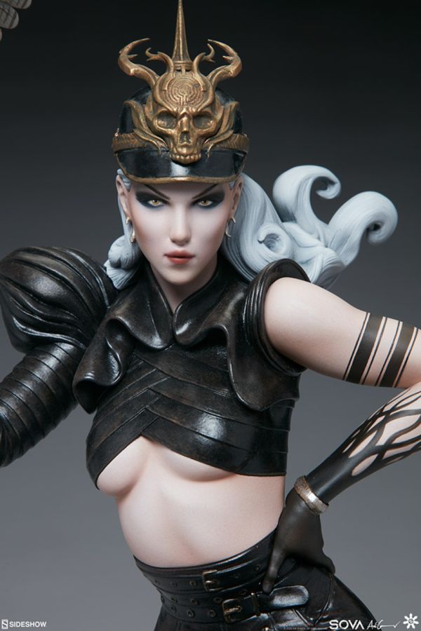 Adi Granov - Sova Statue