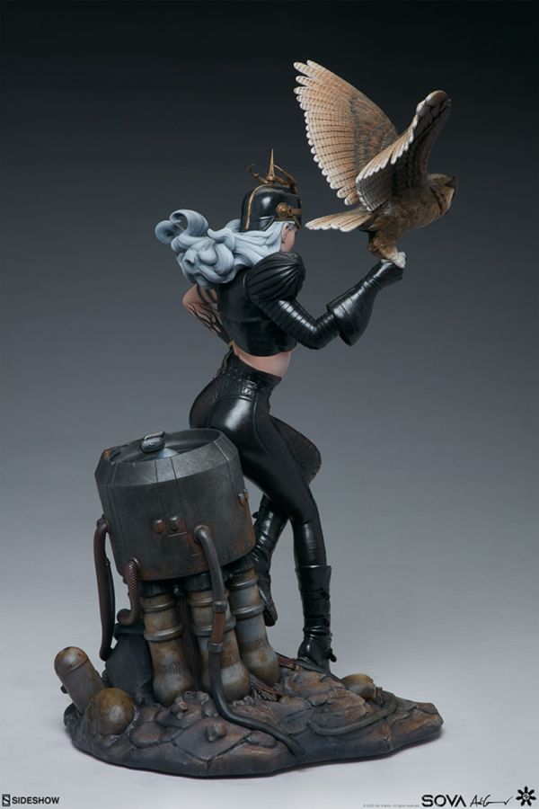 Adi Granov - Sova Statue