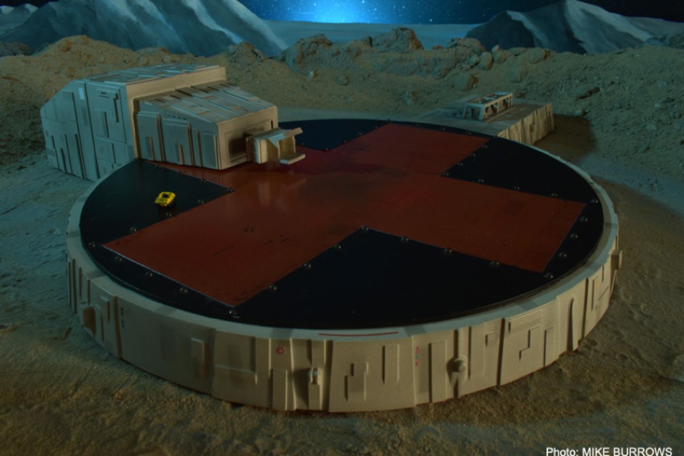 Space 1999 - Electronic Alpha Launch Pad with Eagle One
